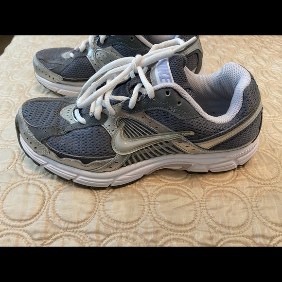 Nike Shoes - NIKE Grey Women’s Running Shoe Size 7.5